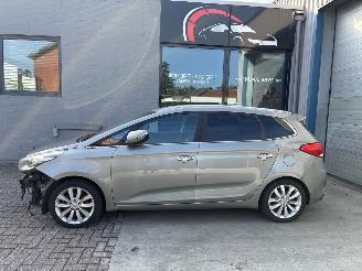 Schadeauto Kia Carens KIA CARENS 1.7D 2014 7ZIT 2014/5