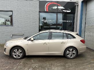 Unfallwagen Chevrolet Cruze CHEVROLET CRUZE 17.D 2012 2012/12