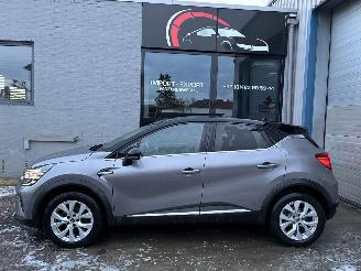 uszkodzony samochody osobowe Renault Captur RENAULT CAPTUR 1.5D 2021 2021/2