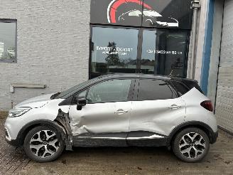 Vaurioauto  passenger cars Renault Captur RENAULT CAPTUR 1.5D 2019 2019/6