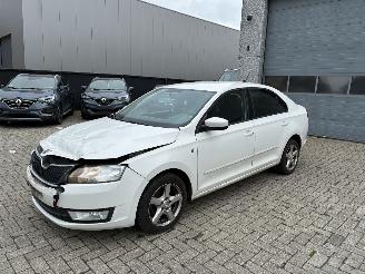Damaged car Skoda Rapid SKODA RAPID 1.6TDI 2014 2014/3