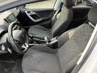 Peugeot 2008 PEUGEOT 2008 1.6D 2014 picture 12