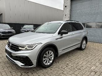 Damaged car Volkswagen Tiguan Vw Tiguan 2.0d dsg R Line 2020 2020/10