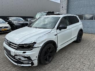 uszkodzony samochody osobowe Volkswagen Tiguan VW TIGUAN 2.0D DSG R LINE 2017 2017/3
