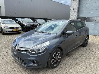 uszkodzony samochody osobowe Renault Clio RENAULT CLIO 1.5D 2019 2019/1