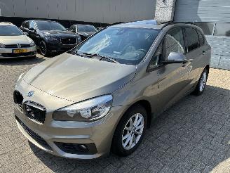 krockskadad bil auto BMW 2-serie BMW 216d 2015 2015/6