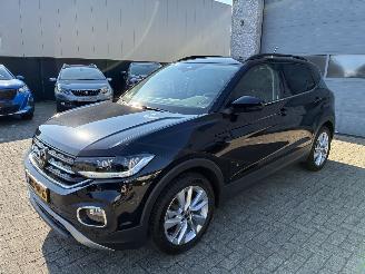 Vaurioauto  passenger cars Volkswagen T-Cross VW T-CROSS 1.0I DSG 2022 2022/10