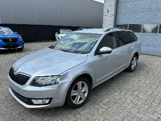 Schadeauto Skoda Octavia SKODA OCTAVIA 1.6TDI DSG 2016 2016/6
