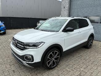 uszkodzony samochody osobowe Volkswagen T-Cross VW T-CROSS 1.0TSI DSG 2019 2019/12