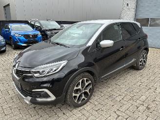 Vaurioauto  passenger cars Renault Captur RENAULT CAPTUR 1.5D 2018 2018/5