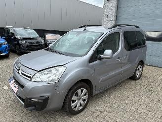 uszkodzony samochody osobowe Citroën Berlingo CITROEN BERLINGO 1.2I 2017 2017/4