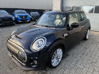 damaged passenger cars Mini Cooper MINI COOPER SE 2020 2020/5