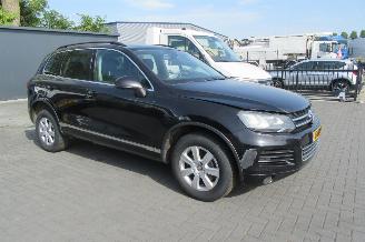 krockskadad bil auto Volkswagen Touareg 3.0 TDI Highline Automaat 2011/2