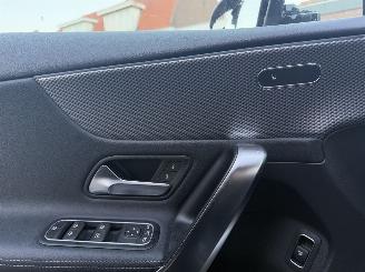 Mercedes A-klasse A180 Benzine automaat sfeerverlichting picture 17