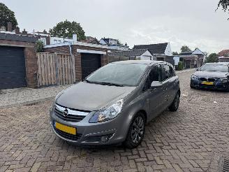 damaged passenger cars Opel Corsa 1.2-16V \'111\' Edition 2010/1