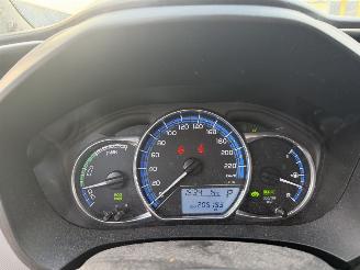 Toyota Yaris 1.5 Hybrid Dynamic Bi-Tone picture 22