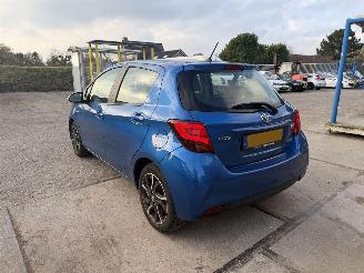 Toyota Yaris 1.5 Hybrid Dynamic Bi-Tone picture 12