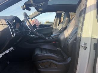 Porsche Cayenne E-HYBRID SPORT picture 31