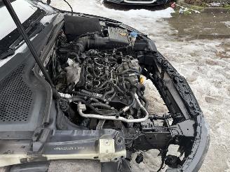 Volkswagen Golf 2.0 TDI AUTOMAAT 150 PK PANO picture 31