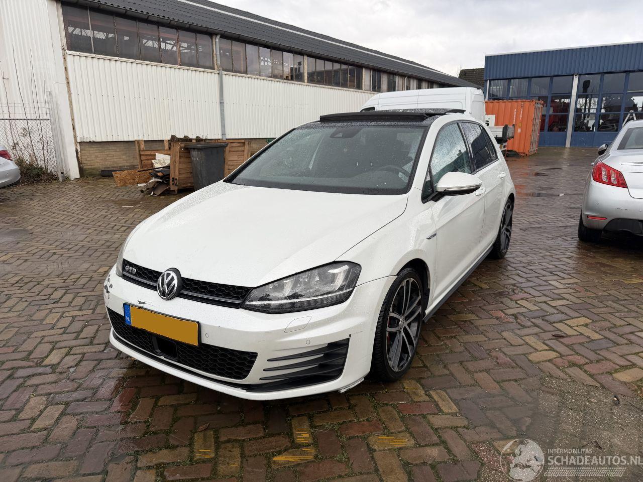 Volkswagen Golf 2.0 GTD 184 PK Sport Pano