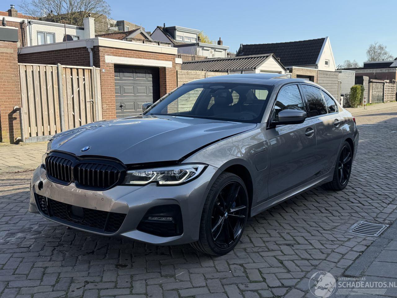 BMW 3-serie 330e M Pakket Harmon M PAKKET