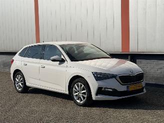 krockskadad bil auto Skoda Scala 1.0 TSI Business Edition AUTOMAAT 2022/1
