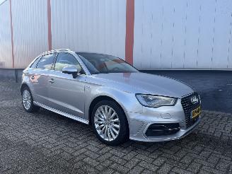 Voiture accidenté Audi A3 SPORTBACK E-TRON 2015/1