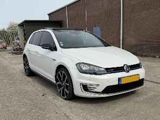 krockskadad bil auto Volkswagen Golf 1.4 TSI GTE PANO 2015/1