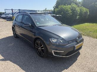 Volkswagen Golf 1.4 TSI GTE PANO picture 5