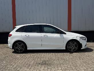 Mercedes B-klasse B250 AMG PANO SFEER picture 2