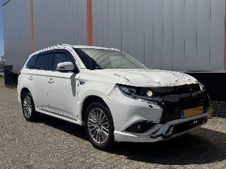 Coche accidentado Mitsubishi Outlander 2.5 PHEV Intense + 2020/1