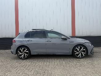 Volkswagen Golf 1.5 eTSI R Line PANO picture 2