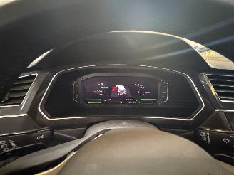 Volkswagen Tiguan 1.5 TSI R-Line 7 PERS NAP picture 17