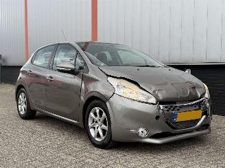 Auto incidentate Peugeot 208 1.4 e-HDi Blue Lease 2012/1