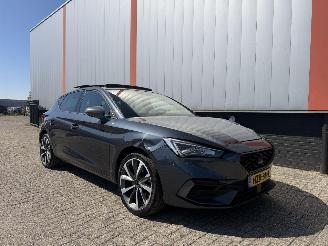 Schadeauto Seat Leon 1.4 TSI FR PANO SFEER 2021/1