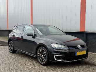 Schadeauto Volkswagen Golf 1.4 TSI GTE 2015/1