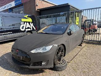 Voiture accidenté Tesla Model S NO PAPERS !!!  85 Signature Performance 2013/1