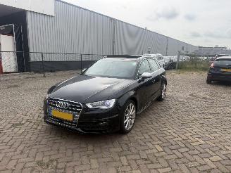 Voiture accidenté Audi A3 1.4 TFSI G Tron S LINE PANO 2014/1