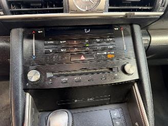 Lexus IS G Sport 300h Hybrid picture 21