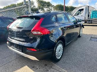 Volvo V-40 1.6 CROSS COUNTRY picture 3