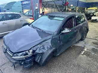 Coche accidentado Volkswagen Golf 1.6 TDI 2015/5