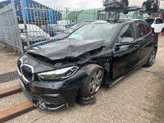 krockskadad bil auto BMW 1-serie 1.5 116D 2021/1