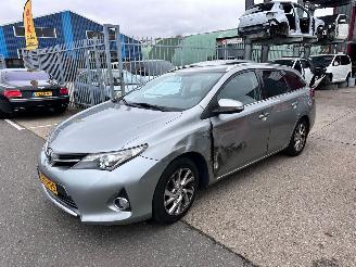 krockskadad bil auto Toyota Auris Touring Sports 1.8 HYBRIDE / PANO 2013/11