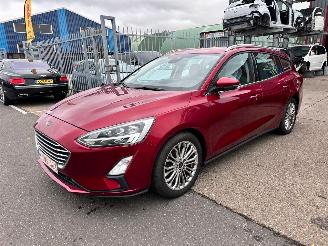 skadebil auto Ford Focus 1.0 EcoBoost 125pk 2019/3