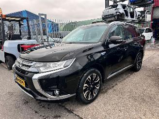 Avarii autoturisme Mitsubishi Outlander 2.0 PHEV EXECUTIVE EDITION 2015/12