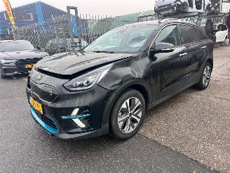 skadebil auto Kia e-Niro DYNAMIC PLUS LINE 64 KWH 2021/8