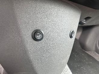 Toyota Prius 1.5 VVT-i picture 13