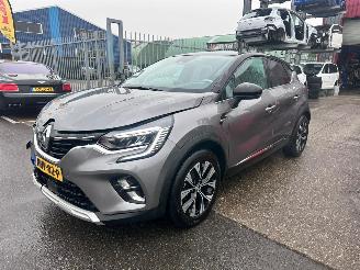 Damaged car Renault Captur 1.6 E-TECH FULL HYBRID 145 TECHNO 2024/3