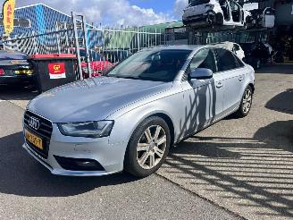 uszkodzony samochody osobowe Audi A4 2.0 TDI / DSG / LIMOUSINE 2015/1