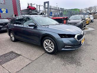 Unfallwagen Skoda Octavia 1.0 eTSI / DSG 2020/11